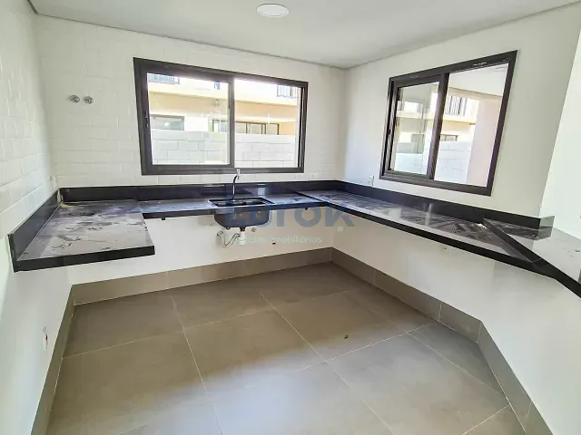 Casa com 140m² 3 quartos e 4 banheiros, à venda, no bairro Vista Alegre em Vinhedo