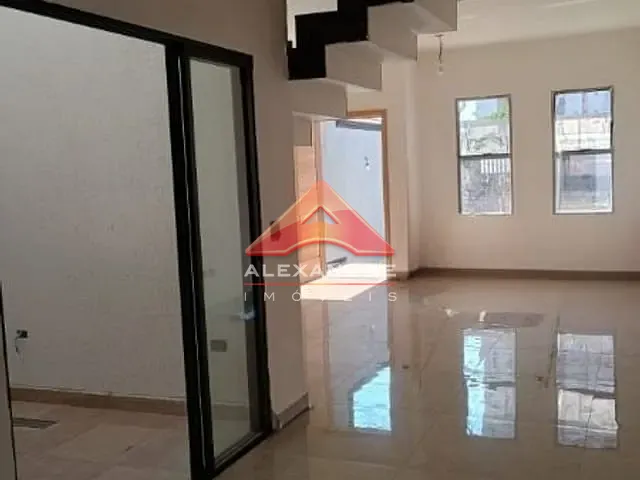 Casa com 150m² 3 quartos e 1 banheiro, à venda, no bairro Parque Industrial em São José dos Campos