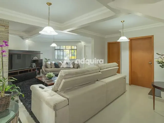 Casa com 420m² 5 quartos e 6 banheiros, à venda, no bairro Orfãs em Ponta Grossa