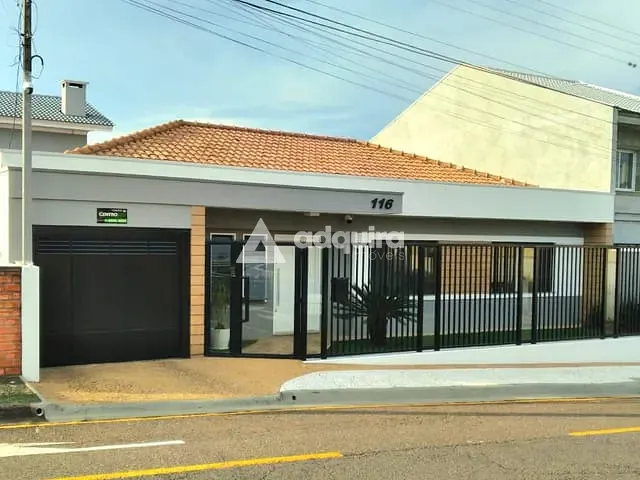 Casa com 225m² 3 quartos e 3 banheiros, à venda, no bairro Orfãs em Ponta Grossa