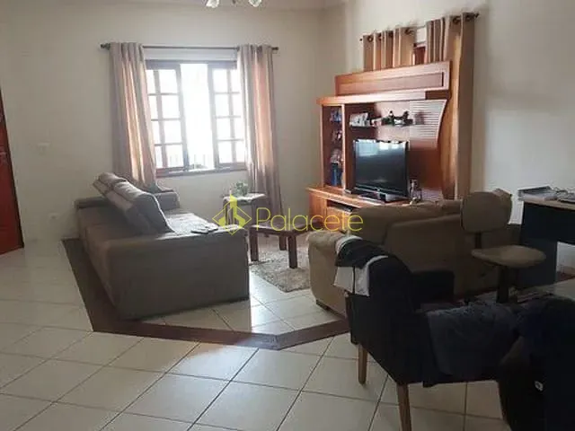 Casa 2 quartos e 2 banheiros, à venda, no bairro Portal da Mantiqueira em Taubaté