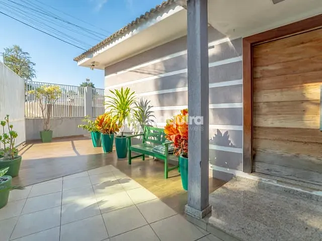 Casa com 396m² 3 quartos e 2 banheiros, à venda ou para alugar, no bairro Oficinas em Ponta Grossa
