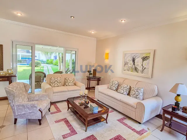 Casa com 1000m² 3 quartos e 3 banheiros, à venda, no bairro Vale do Itamaracá em Valinhos