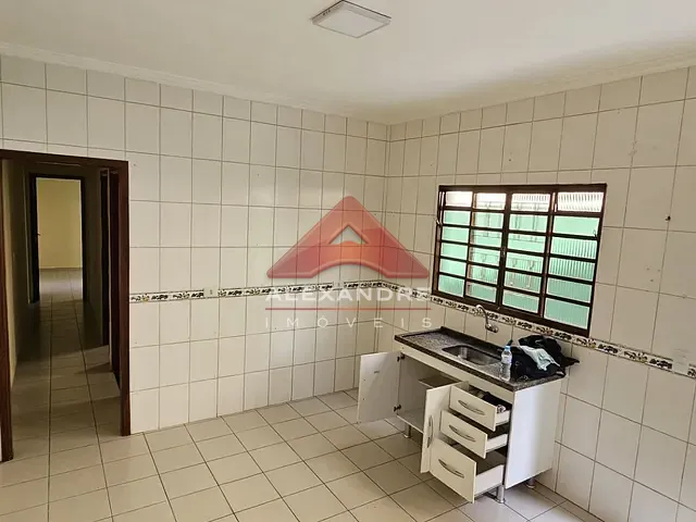 Casa com 150m² 3 quartos e 1 banheiro, à venda, no bairro Vila Industrial em São José dos Campos