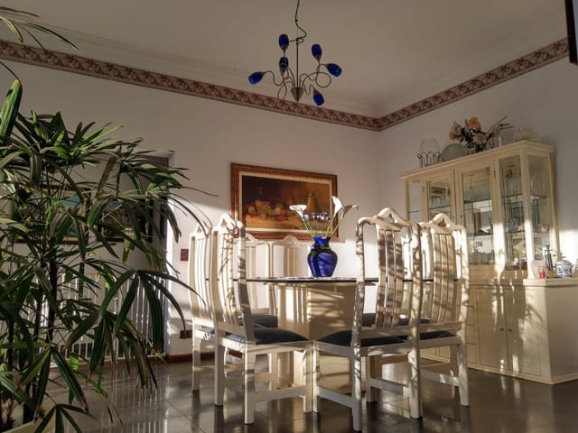 Casa com 487m² 4 quartos e 4 banheiros, à venda, no bairro Alphaville em Santana de Parnaíba