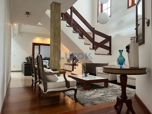 Casa com 345m² 4 quartos e 4 banheiros, à venda, no bairro Condomínio Residencial Terras do Oriente em Valinhos