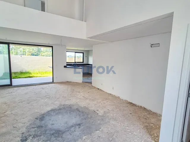 Casa 3 quartos e 4 banheiros, à venda, no bairro Vista Alegre em Vinhedo