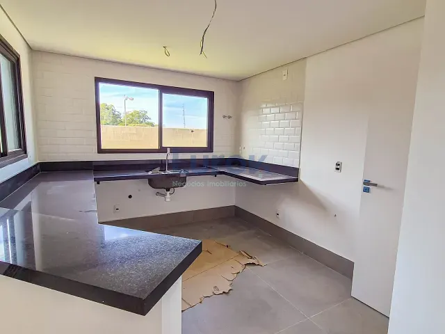 Casa 3 quartos e 4 banheiros, à venda, no bairro Vista Alegre em Vinhedo