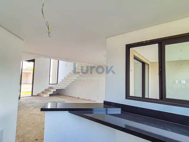 Casa 3 quartos e 4 banheiros, à venda, no bairro Vista Alegre em Vinhedo