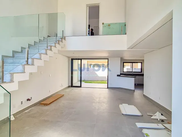 Casa 3 quartos e 4 banheiros, para alugar, no bairro Vista Alegre em Vinhedo