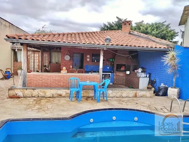 Casa com 247m² 2 quartos e 2 banheiros, à venda, no bairro Jardim Alvinópolis em Atibaia