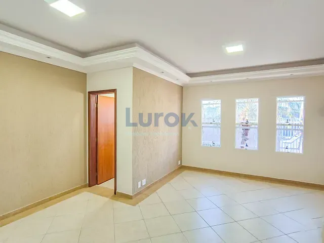 Casa com 300m² 3 quartos e 4 banheiros, à venda, no bairro Jardim Maria Ilydia em Valinhos