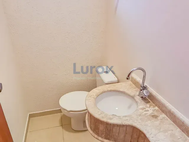 Casa com 300m² 3 quartos e 4 banheiros, à venda, no bairro Jardim Maria Ilydia em Valinhos