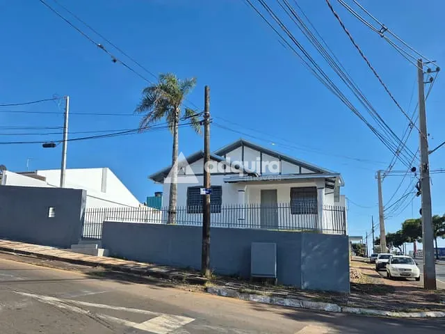 Casa à venda ou para alugar, no bairro Colônia Dona Luíza em Ponta Grossa