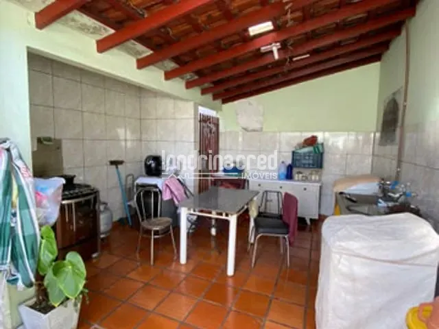 Casa com 360m², à venda, no bairro Waldemar Hauer em Londrina