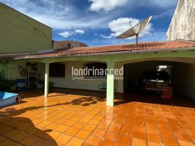 Casa com 360m², à venda, no bairro Waldemar Hauer em Londrina