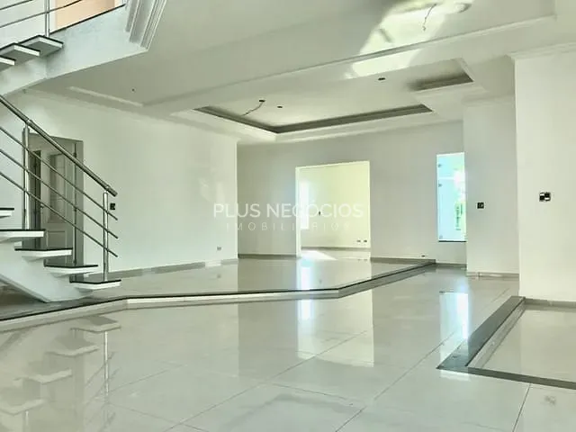 Casa com 1500m² 4 quartos e 7 banheiros, à venda, no bairro Village Castelo Itu em Itu