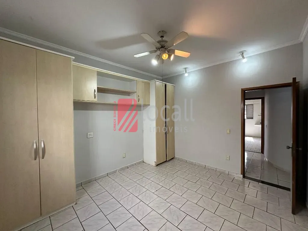 Casa com 3 quartos à venda e aluguel, 250m² — foto 16 de 37