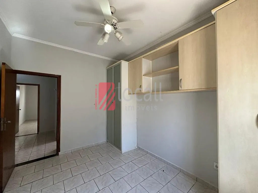 Casa com 3 quartos à venda e aluguel, 250m² — foto 18 de 37