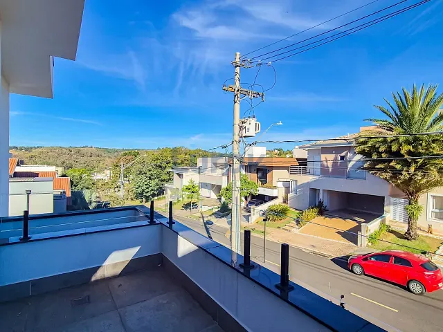 Casa com 300m² 3 quartos e 5 banheiros, à venda, no bairro Pinheiro em Valinhos