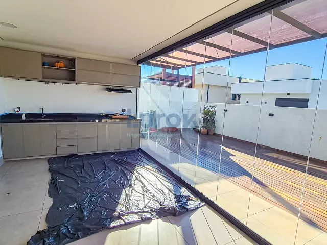 Casa com 300m² 3 quartos e 5 banheiros, à venda, no bairro Pinheiro em Valinhos