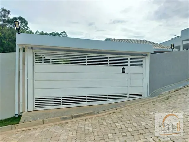 Casa com 192m² 2 quartos e 2 banheiros, à venda, no bairro Portão em Atibaia