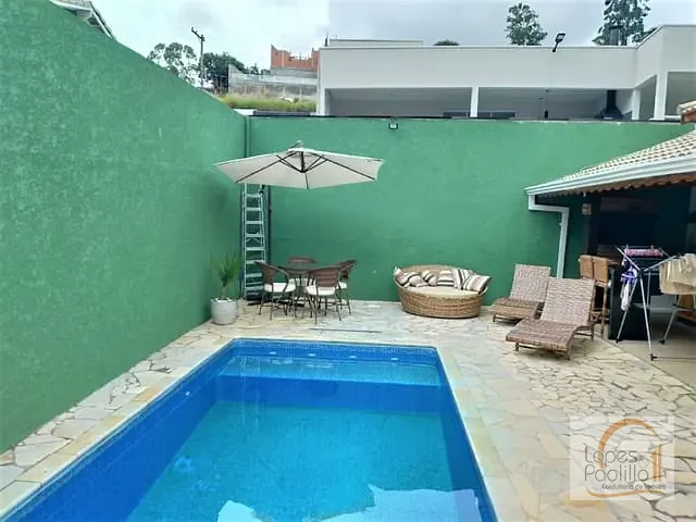 Casa com 192m² 2 quartos e 2 banheiros, à venda, no bairro Portão em Atibaia