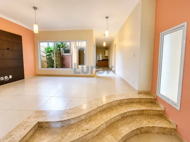 Casa com 300m² 3 quartos e 4 banheiros, à venda, no bairro Roncáglia em Valinhos