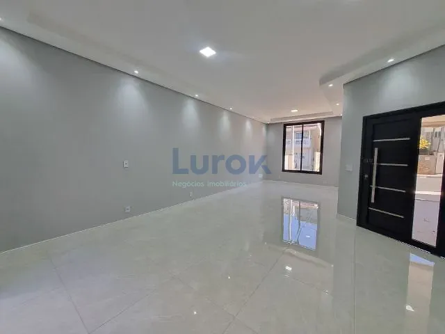 Casa 3 quartos e 3 banheiros, à venda, no bairro Lenheiro em Valinhos