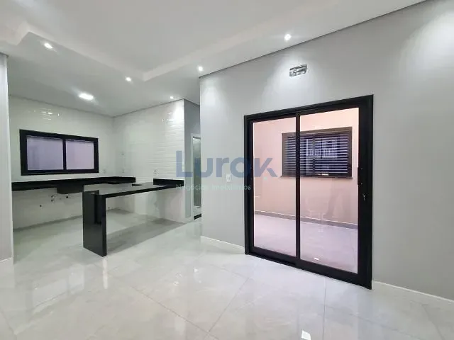 Casa 3 quartos e 3 banheiros, à venda, no bairro Lenheiro em Valinhos