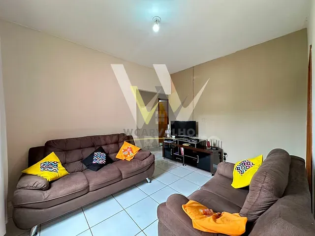 Casa com 300m² 3 quartos e 2 banheiros, à venda, no bairro Jardim dos Ipês em Anápolis
