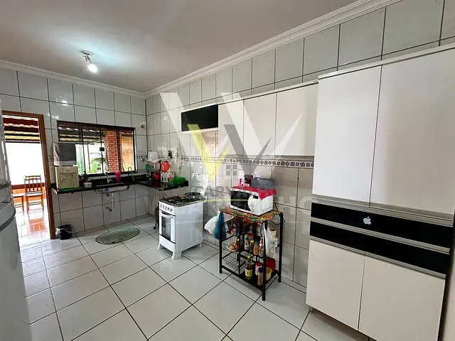 Casa com 300m² 3 quartos e 2 banheiros, à venda, no bairro Jardim dos Ipês em Anápolis
