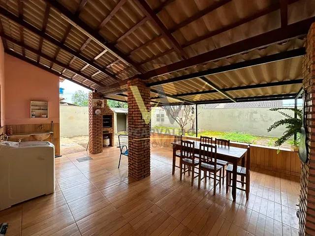 Casa com 300m² 3 quartos e 2 banheiros, à venda, no bairro Jardim dos Ipês em Anápolis