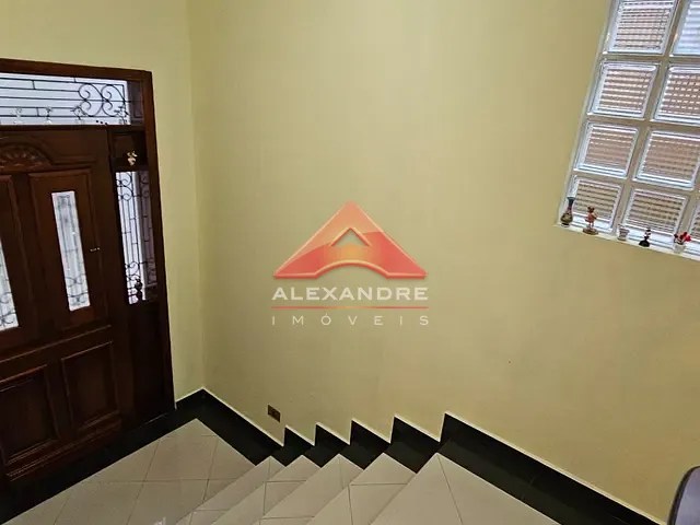 Casa com 328m² 4 quartos e 3 banheiros, à venda, no bairro Jardim das Indústrias em São José dos Campos