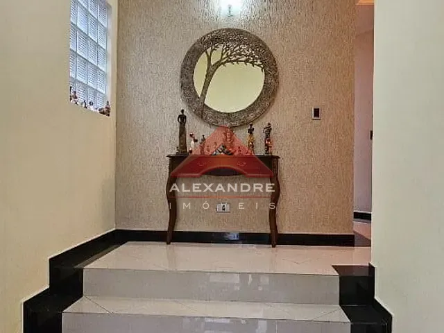 Casa com 328m² 4 quartos e 3 banheiros, à venda, no bairro Jardim das Indústrias em São José dos Campos