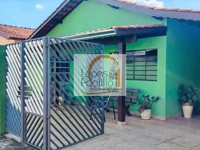Casa com 300m² 2 quartos e 1 banheiro, à venda, no bairro Jardim dos Pinheiros em Atibaia