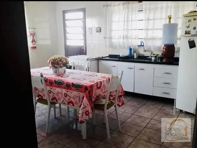 Casa com 300m² 2 quartos e 1 banheiro, à venda, no bairro Jardim dos Pinheiros em Atibaia