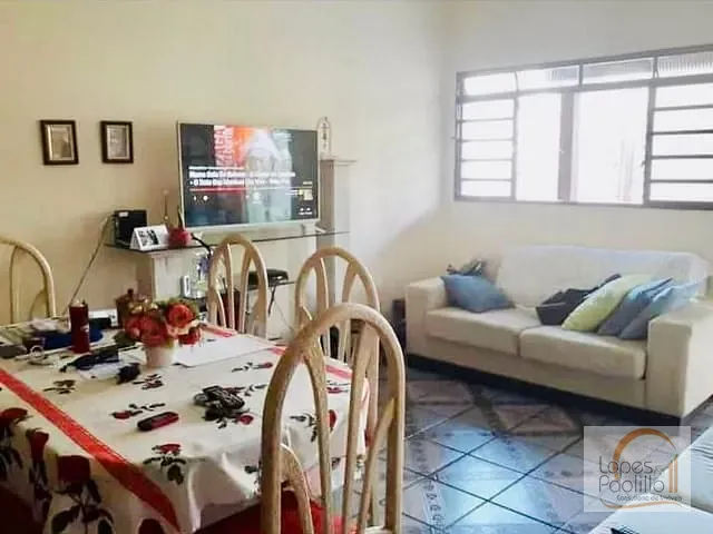 Casa com 300m² 2 quartos e 1 banheiro, à venda, no bairro Jardim dos Pinheiros em Atibaia