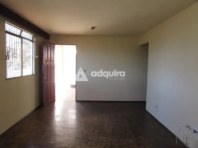 Casa 3 quartos e 1 banheiro, à venda, no bairro Uvaranas em Ponta Grossa