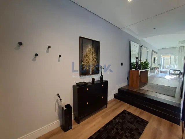 Casa com 300m² 3 quartos e 4 banheiros, à venda, no bairro Jardim América II em Valinhos