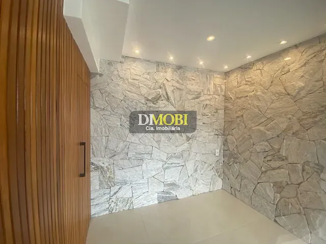 Casa 3 quartos e 5 banheiros, à venda, no bairro Centro em Gravataí