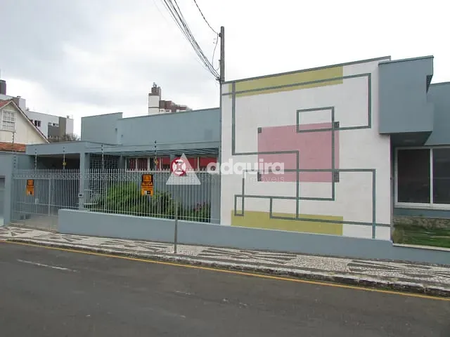 Casa para alugar, no bairro Centro em Ponta Grossa