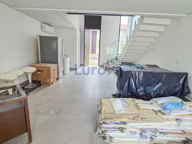 Casa com 210m² 3 quartos e 4 banheiros, para alugar, no bairro Vista Alegre em Vinhedo