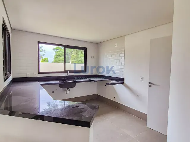Casa com 210m² 3 quartos e 4 banheiros, para alugar, no bairro Vista Alegre em Vinhedo