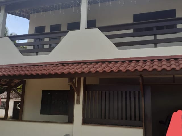 Casa com 500m² 3 quartos e 2 banheiros, à venda, no bairro Conjunto Residencial Araretama em Pindamonhangaba