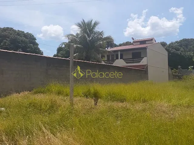 Casa com 500m² 3 quartos e 2 banheiros, à venda, no bairro Conjunto Residencial Araretama em Pindamonhangaba