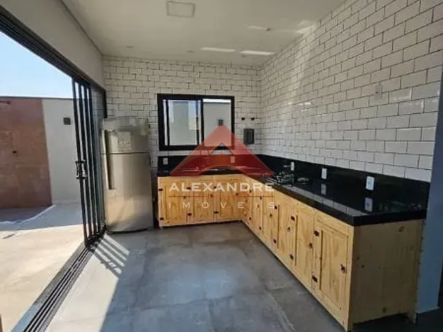 Casa com 350m² 3 quartos e 2 banheiros, à venda, no bairro Condomínio Residencial Mantiqueira em São José dos Campos