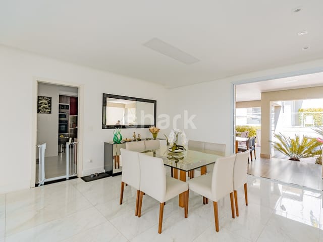 Casa com 609m² 5 quartos e 8 banheiros, à venda, no bairro Alphaville em Santana de Parnaíba