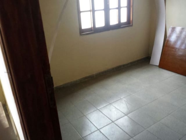 Casa com 150m² 3 quartos e 1 banheiro, à venda, no bairro Maria Áurea em Pindamonhangaba