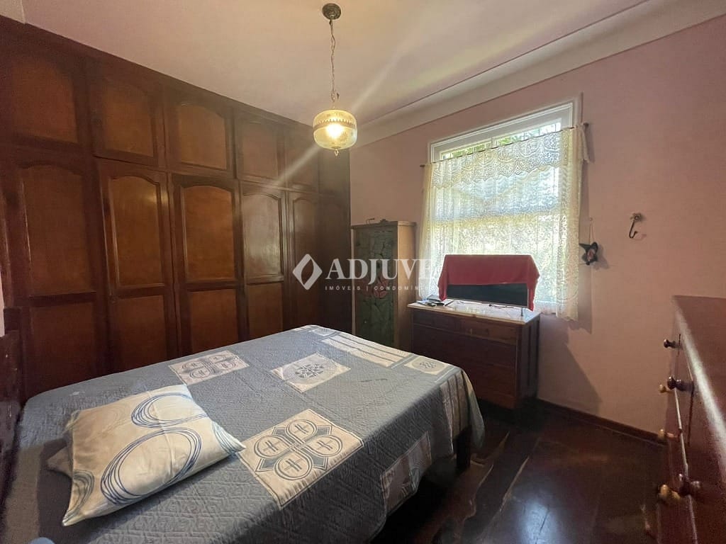 Casa à venda com 7 quartos, 271m² - Foto 8